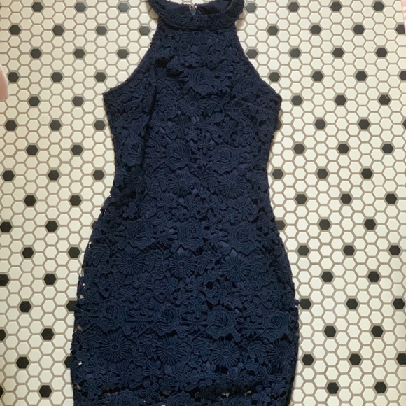 Gorgeous Navy Lace Lulus dress worn three times - Picture 2 of 4